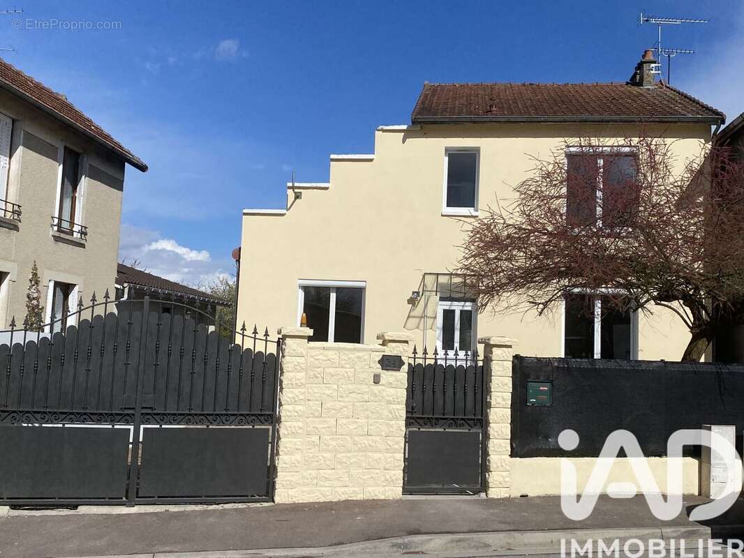 Photo 2 - Maison à SAINTE-SAVINE