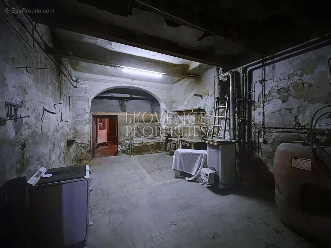 Appartement à COTIGNAC