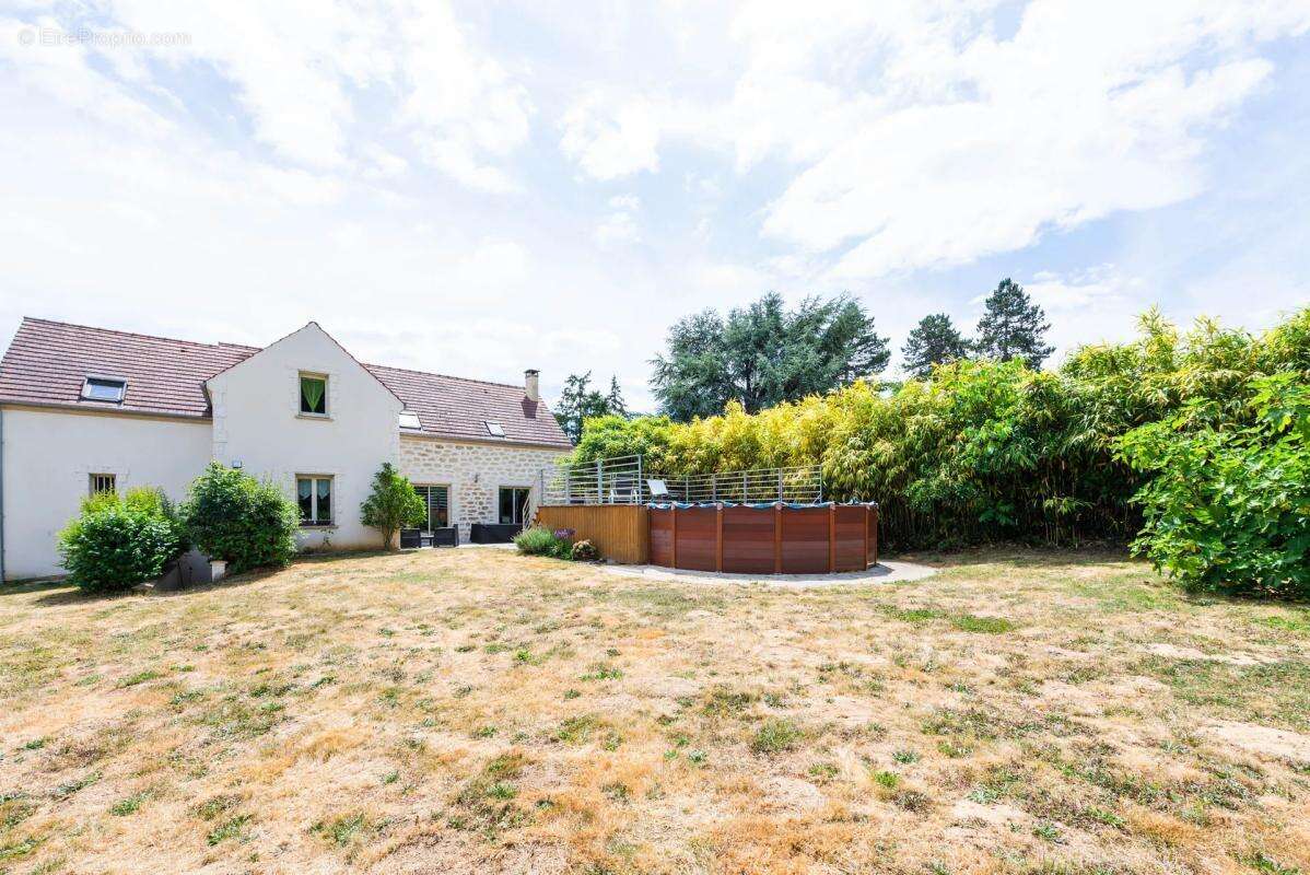 Maison de 8 pièces de 180 m² à Jambville - photo 2