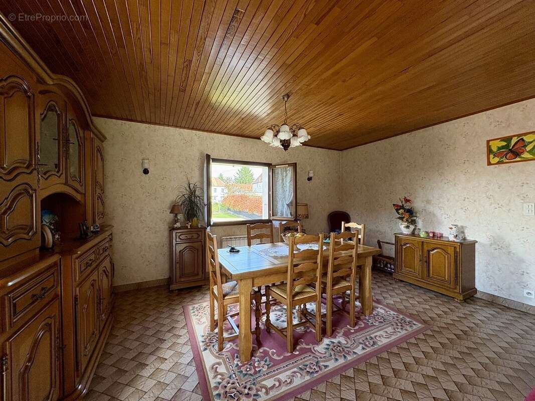 Maison à SAINT-DIDIER-DE-LA-TOUR