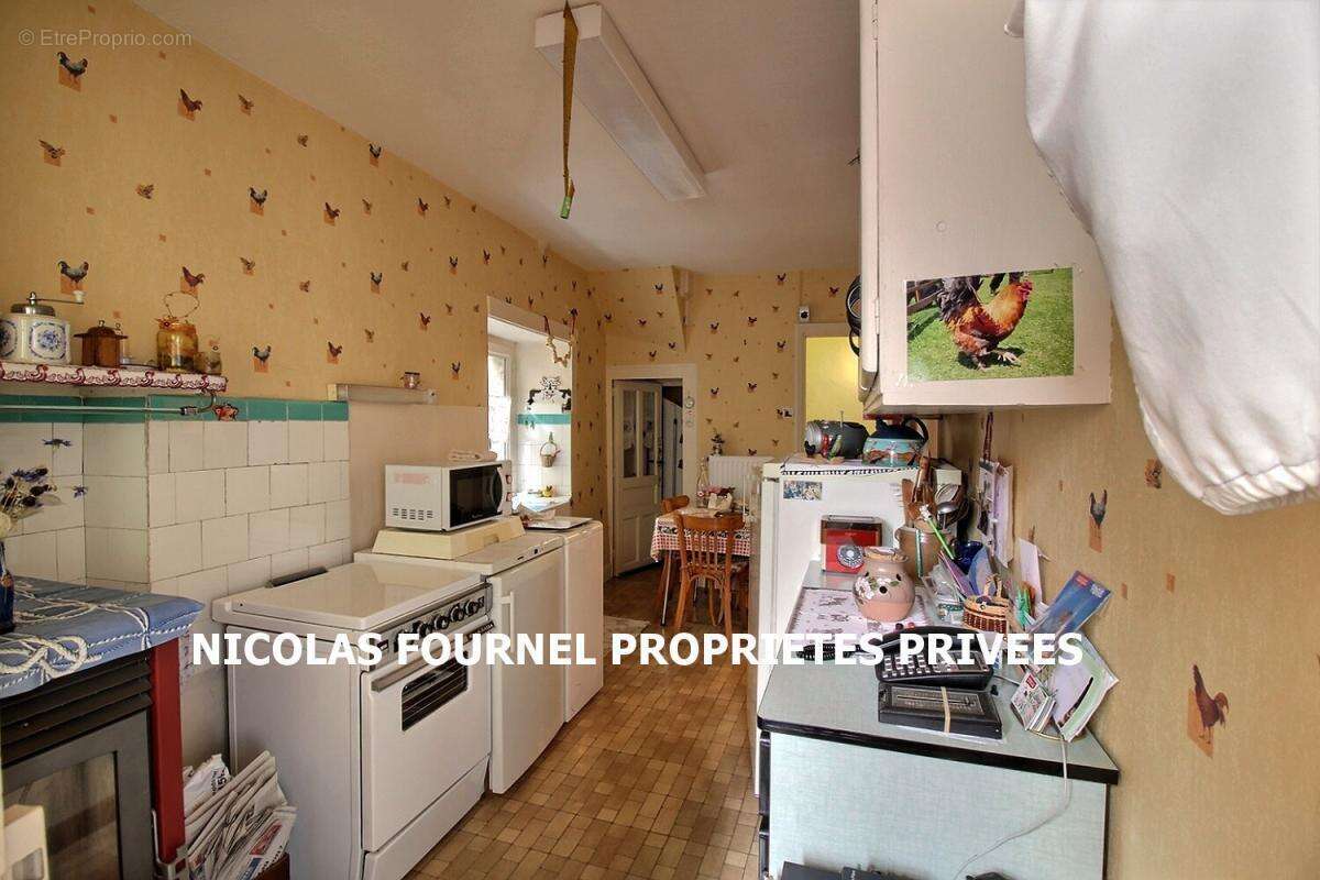 Saint Romain Lachalm 43620 Centre bourg Maison de village en pierre à rénover 61m² habitables - photo 3