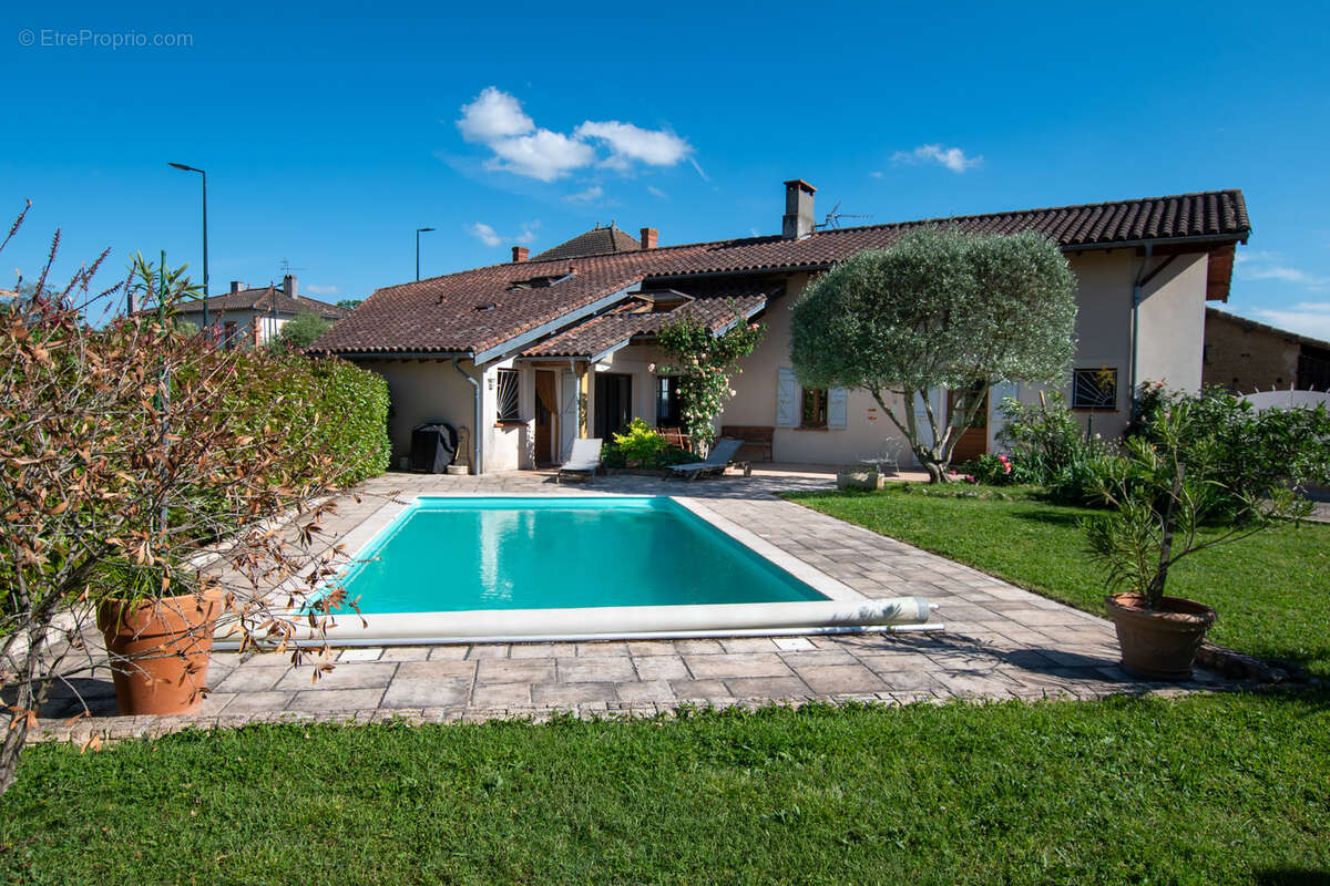 Maison à SAINT-CLAR-DE-RIVIERE