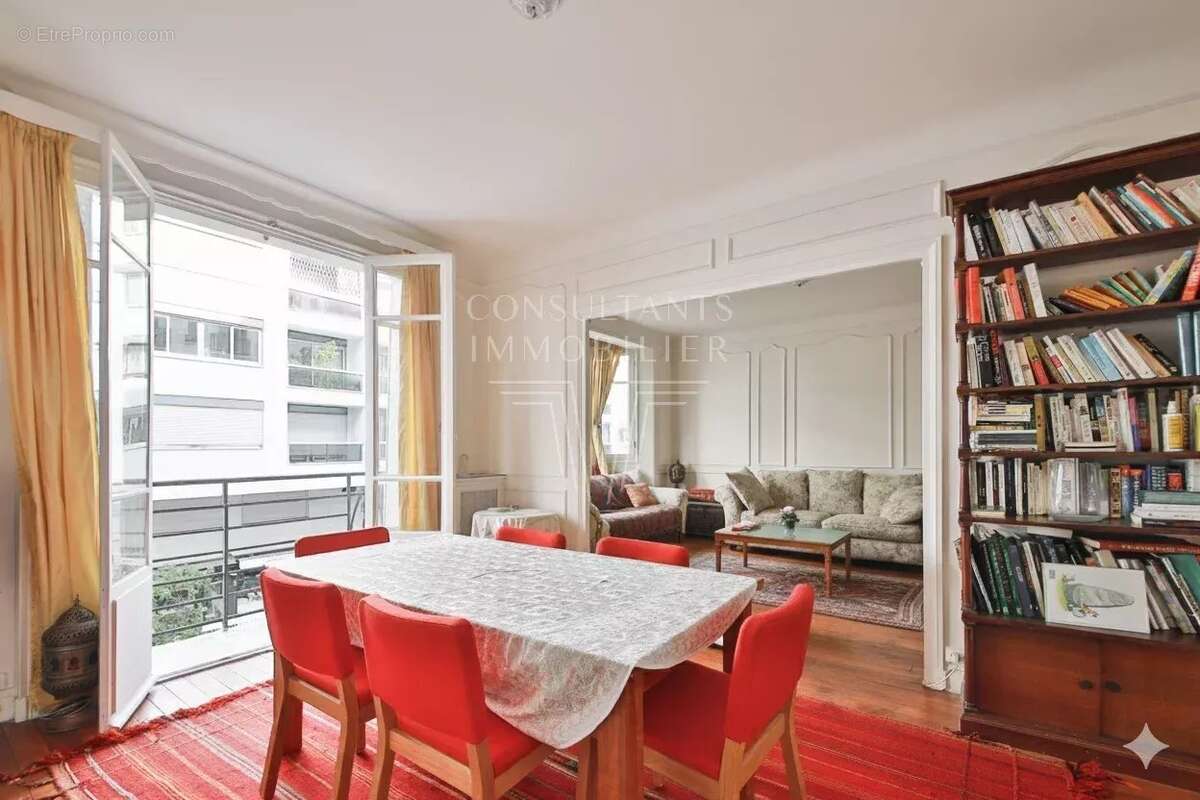 Appartement à PARIS-15E