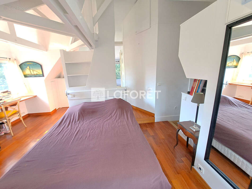 Maison à LA CELLE-SAINT-CLOUD