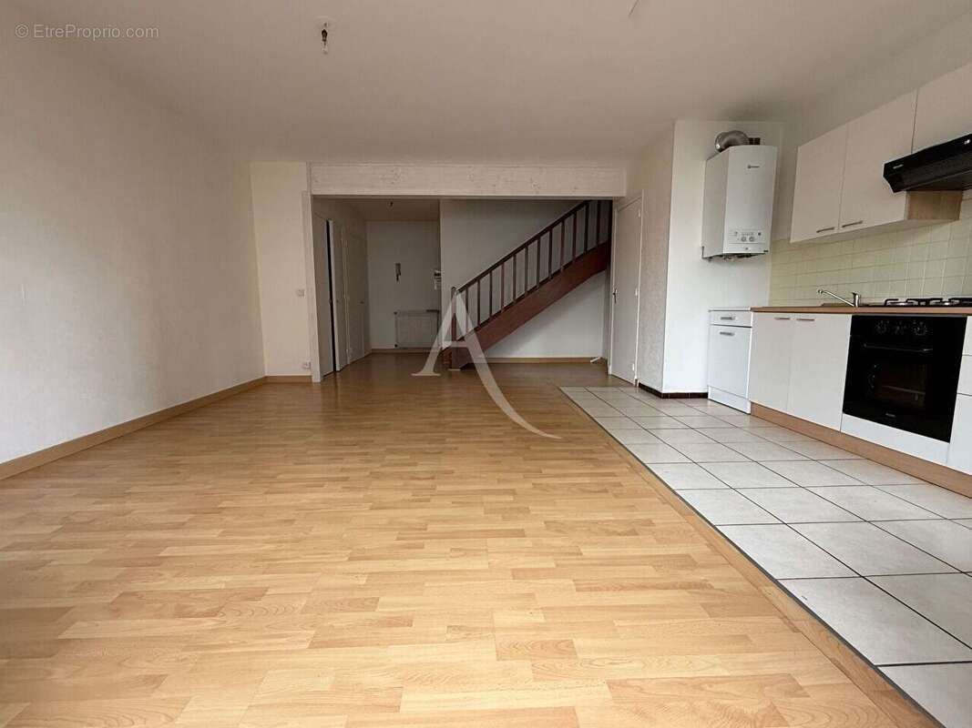 Centre ville Appartement T2 duplex et 2 balcons - photo 4