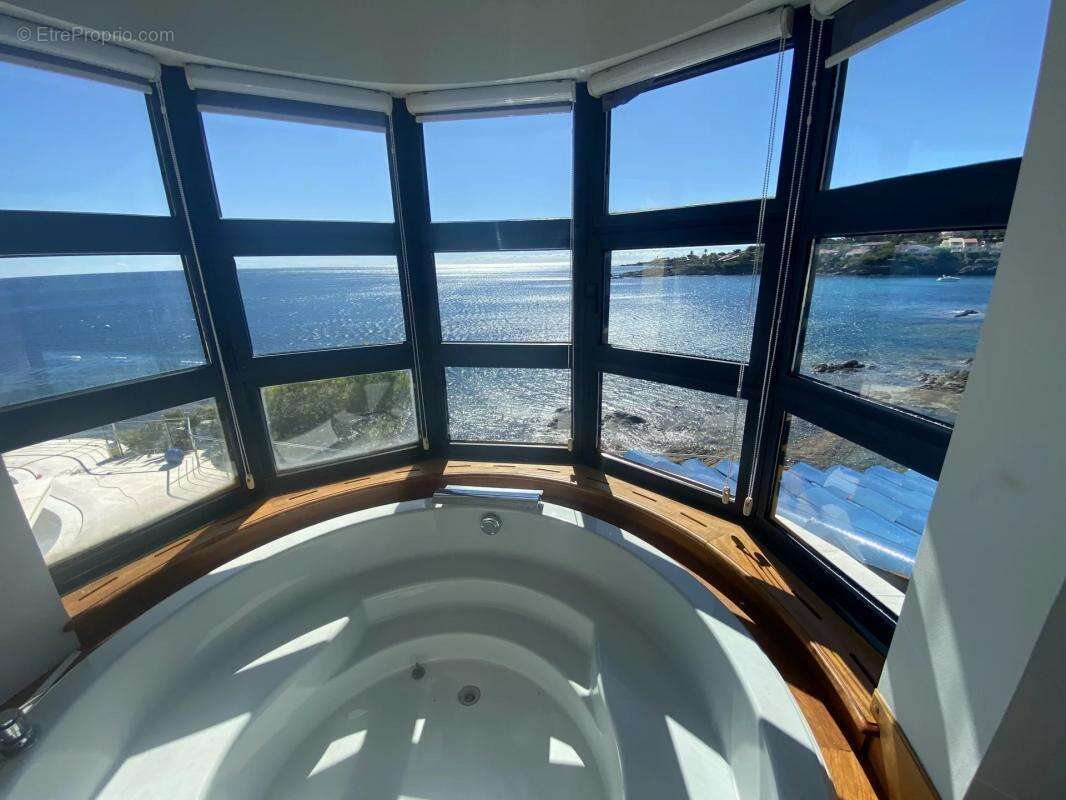 Maison à ROQUEBRUNE-SUR-ARGENS