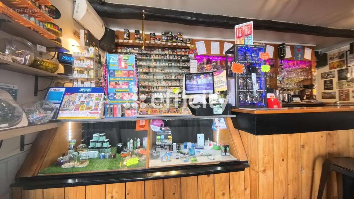 Commerce à MATIGNON