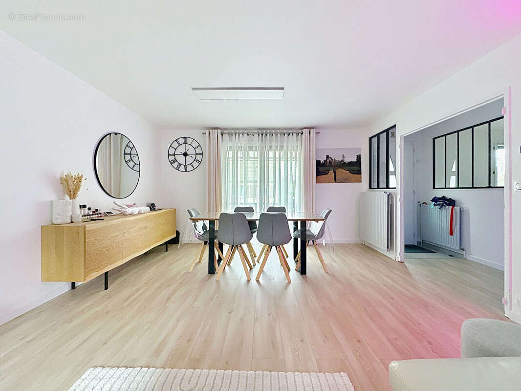 Maison à MAINVILLIERS