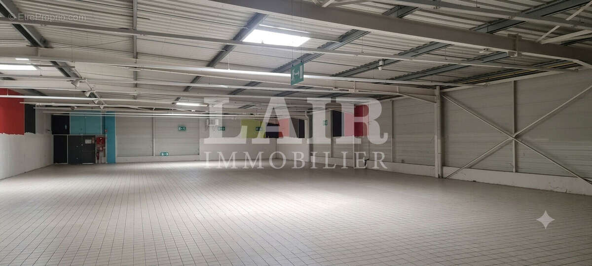 72 - À vendre à Fresnay-sur-Sarthe local commercial ou d'activité de 1 060 m² - Réf. 15503 - photo 3