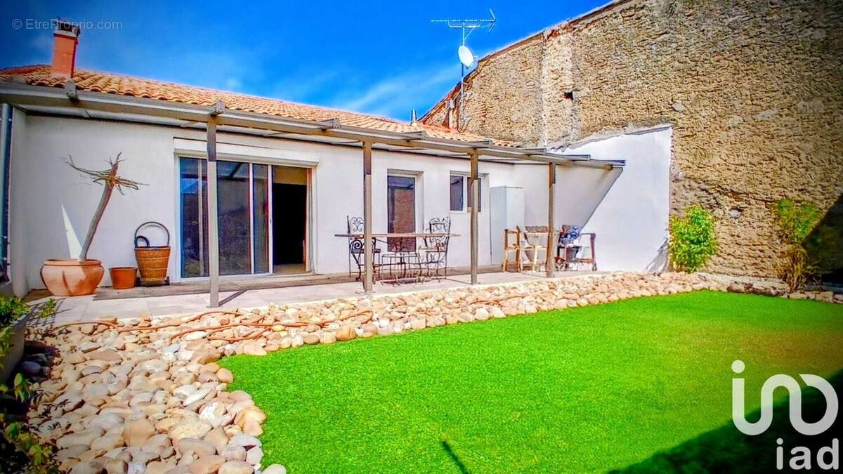 Photo 2 - Maison à LESPIGNAN