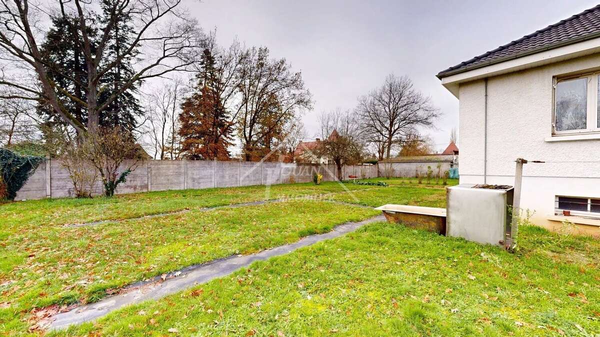 Maison à DOMPIERRE-SUR-BESBRE