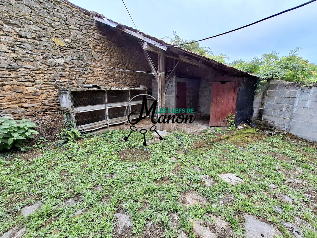 Maison à rénover 2 chambres petit terrain + grange - photo 16