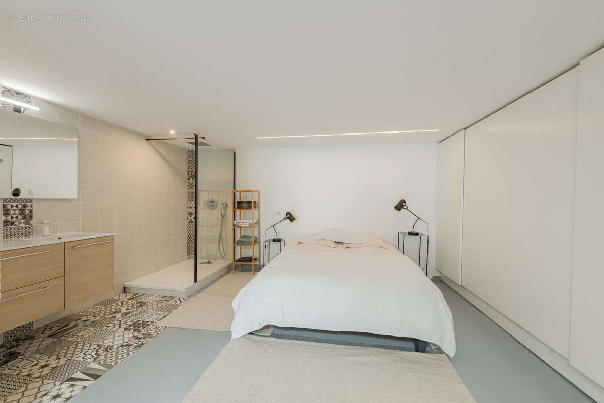 Rare, villa atypique contemporaine, piscine et tennis, à St Raphael Valescure - photo 16