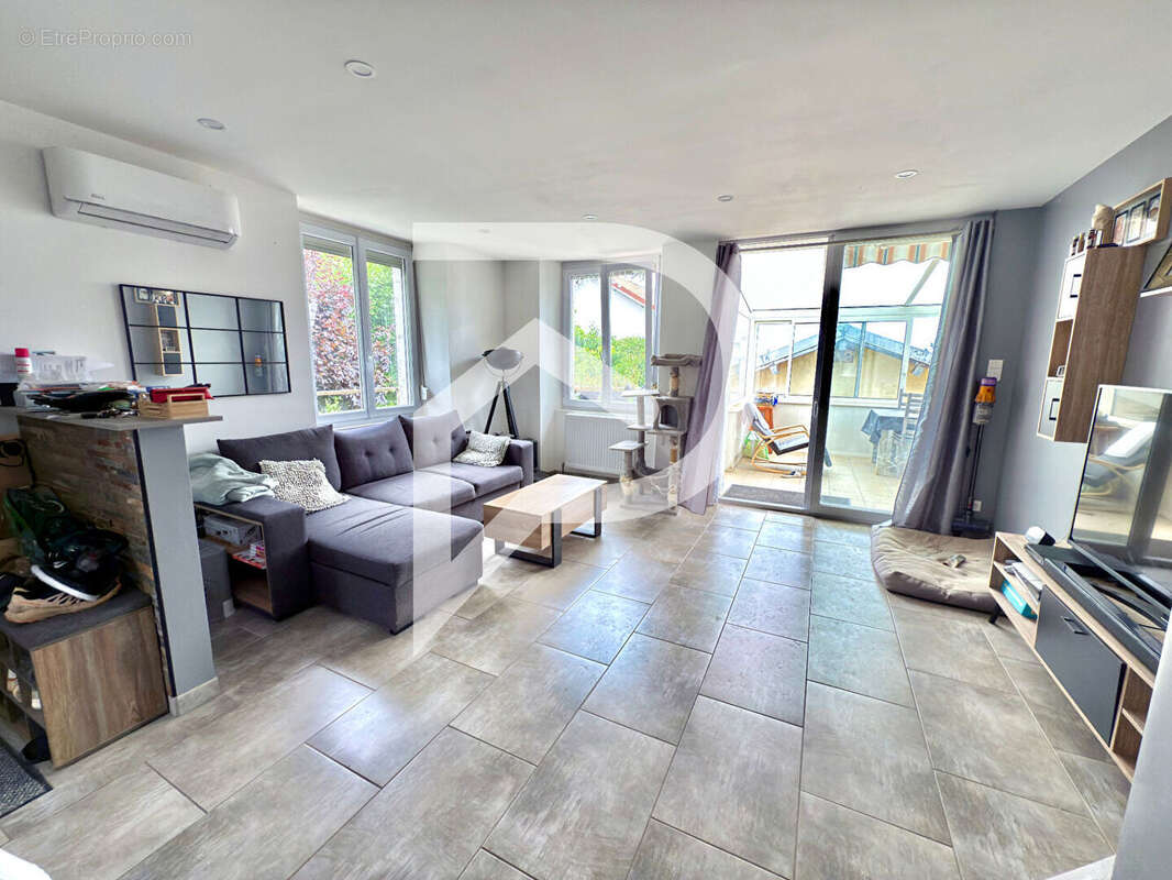 Maison à MANDRES-LA-COTE