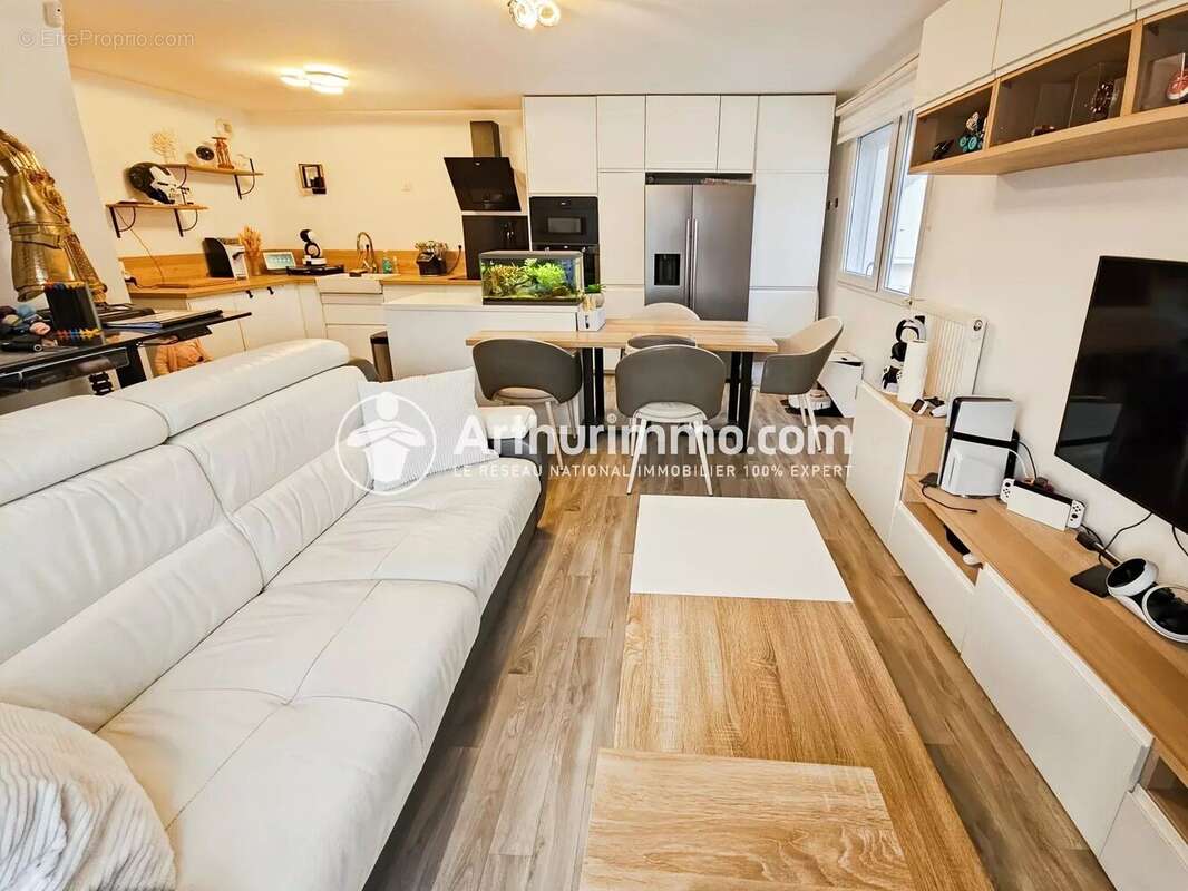 Appartement à SAINT-PIERRE-DU-PERRAY