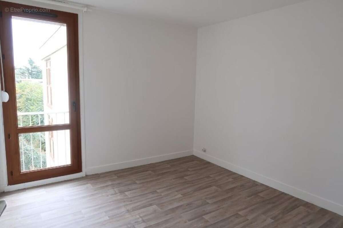 Appartement 64 m² à Chilly-Mazarin  - photo 5