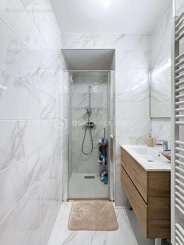 Appartement à LE MESNIL-LE-ROI