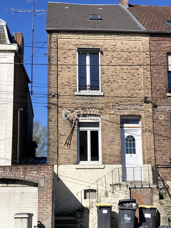 Maison à AULNOYE-AYMERIES