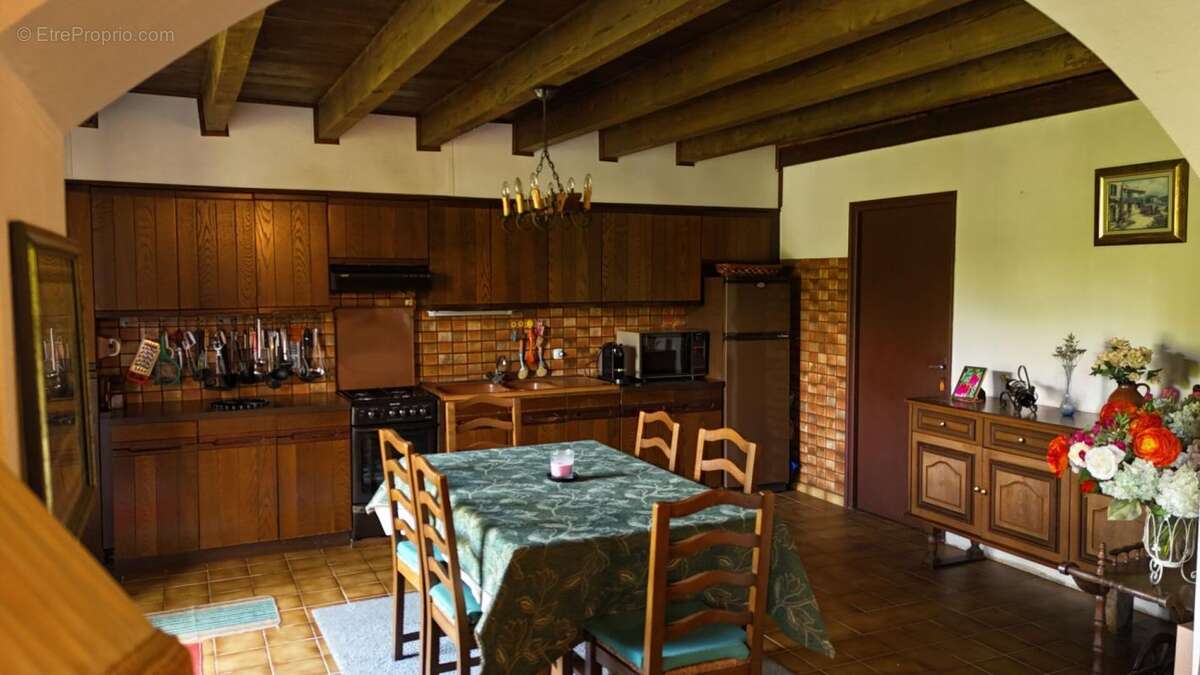 Maison Hennezel 4 pièce(s) 129 m2 - photo 3