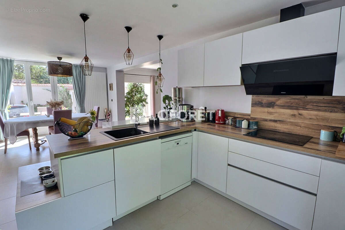 Maison à LA CHAPELLE-LA-REINE