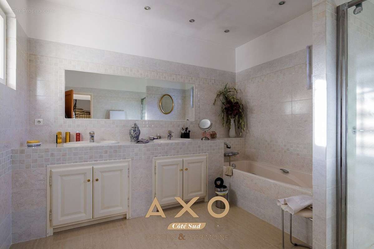 Maison à SAINT-CANNAT