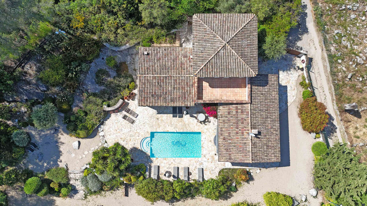 Maison à TOURRETTES-SUR-LOUP