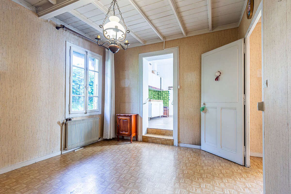 Agence immobiliere laforet - co-exclusivite - "pâquerette" - annecy / cran-gevrier - maison 65,63m² - sous-sol complet avec 3 ca - photo 4