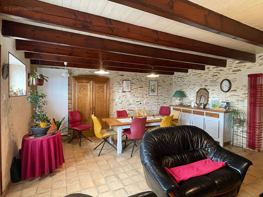 Maison à CHATEAU-GUIBERT