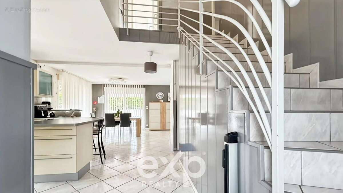 Maison à BOUSSIERES