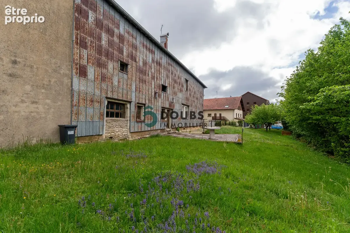 Surface brute de 129 m² avec terrain privatif à orchamps-vennes - photo 13