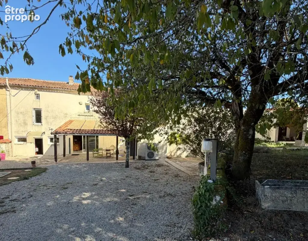 Maison à MORNAC