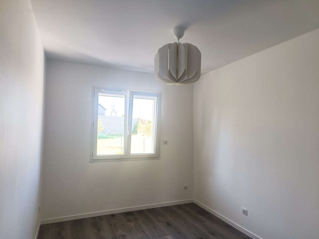 Ensemble immobilier comprenant deux maisons récentes  - 210m2 habitables - 6 chambres - photo 12