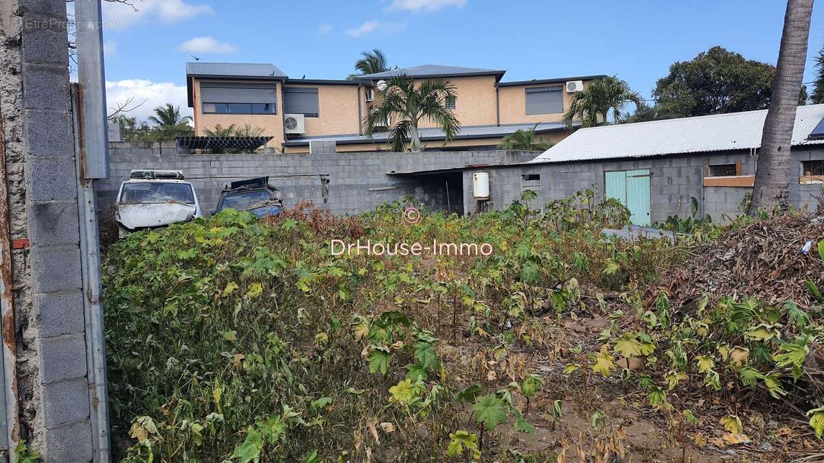 Terrain à SAINT-LOUIS