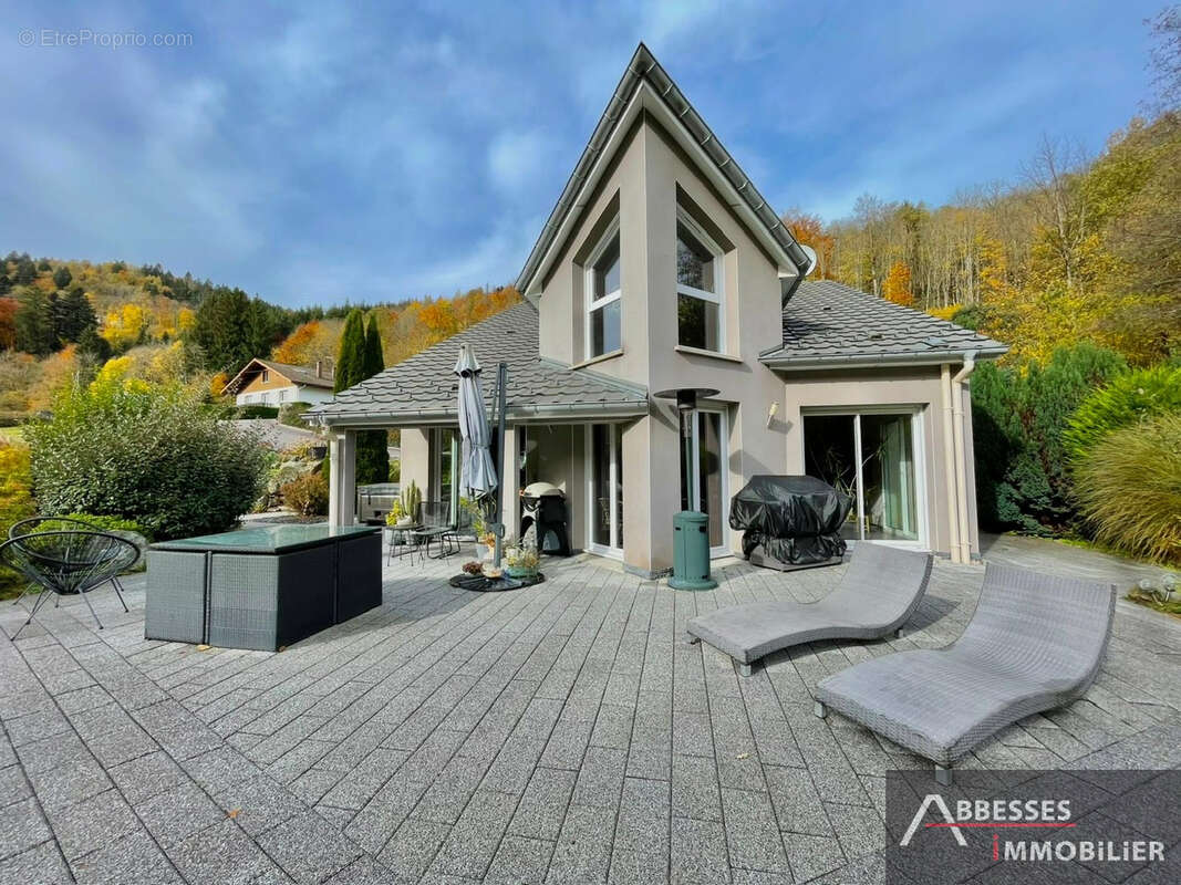 Maison à LA BRESSE