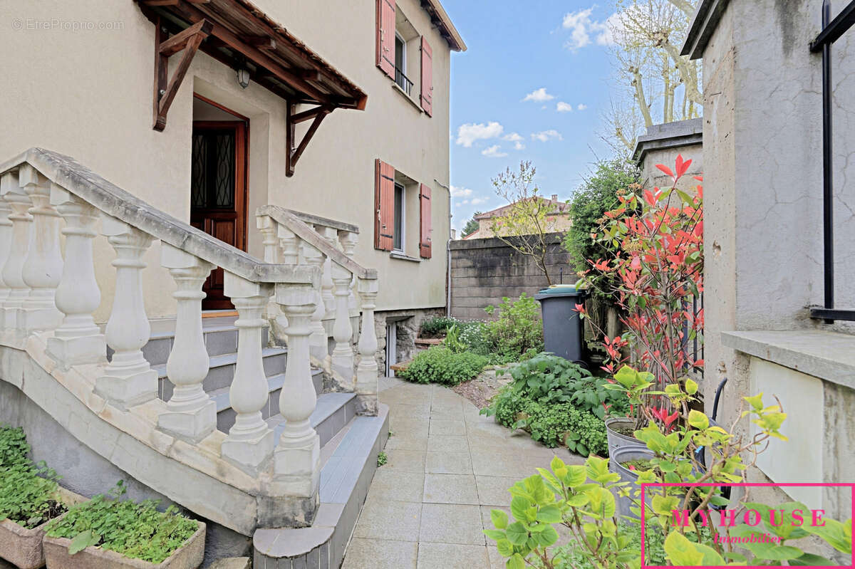 Maison à BAGNEUX