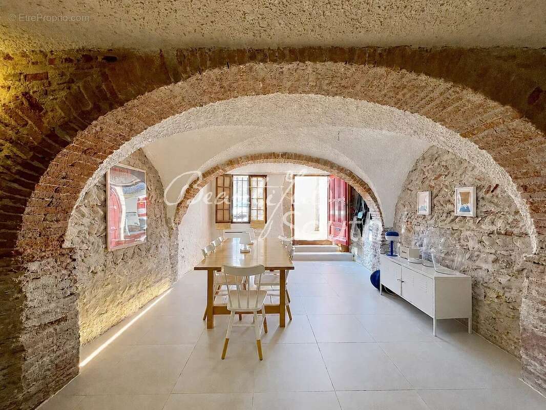 Élégante maison de village rénovée avec cour privée, Claira - photo 2