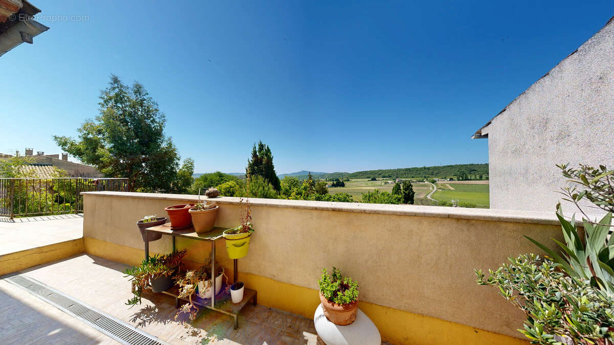 Appartement à FORCALQUIER