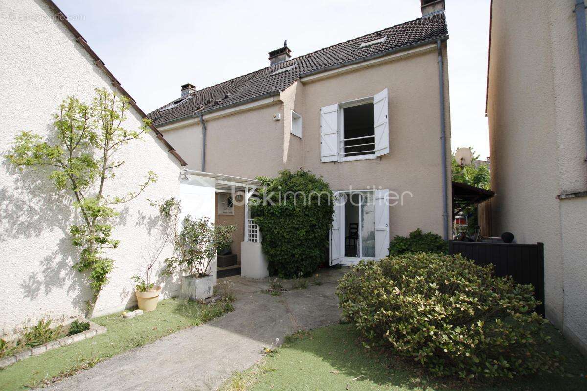 Maison à NANDY