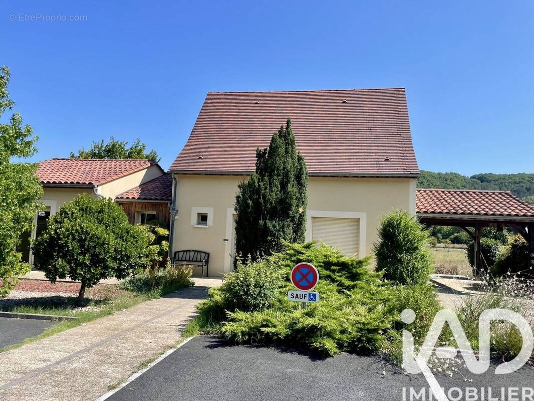 Photo 1 - Maison à SAINT-CYBRANET