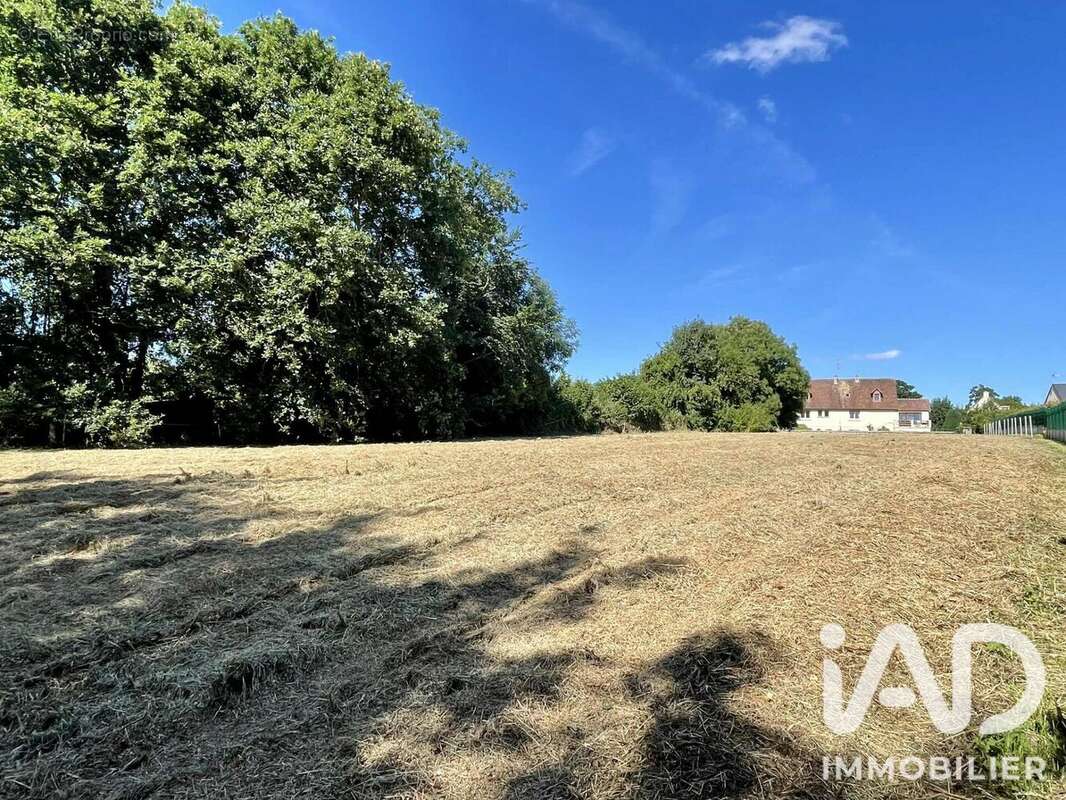 Terrain 3066 m² à Monceaux-En-Bessin  - photo 2