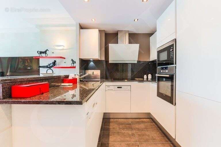 Appartement à PARIS-8E