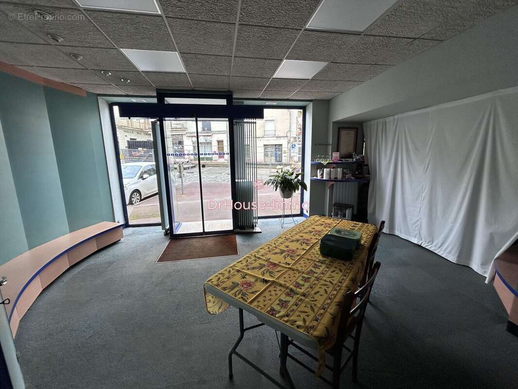 Appartement 300 m² à Loudun  - photo 2