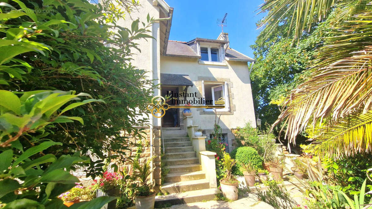 Maison à PLOUGASNOU