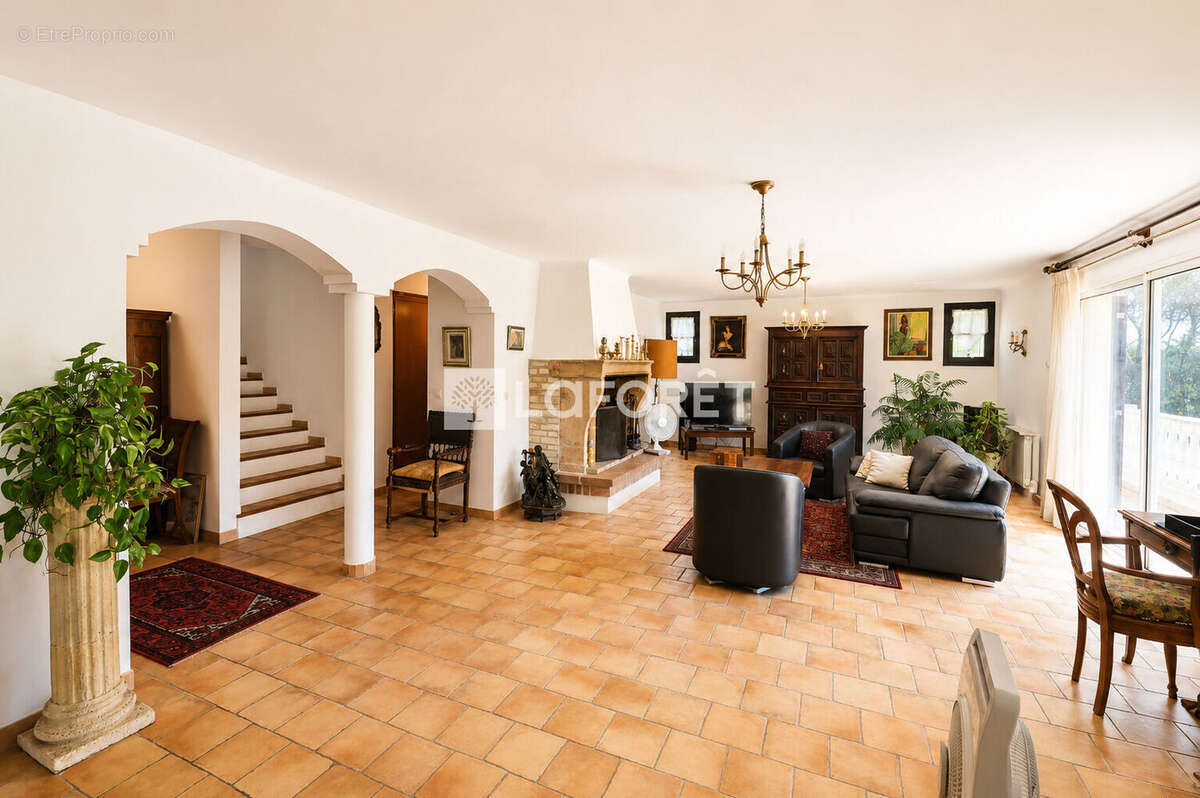 Maison familiale de 303 m² Piscine Dépendances  Secteur recherché - photo 6