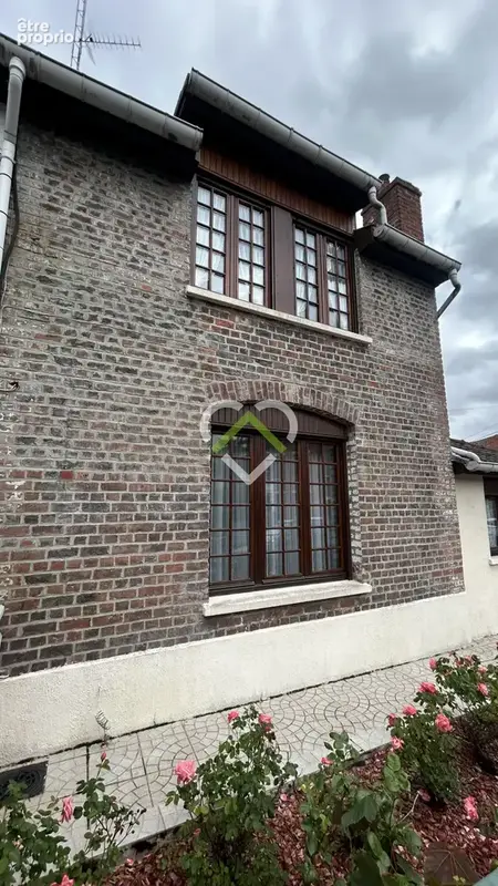 Maison d'angle à travaux avec jardin et garage ! ROUBAIX - Quartier VAUBAN - VAILLANT - BARBIEUX ! - photo 3