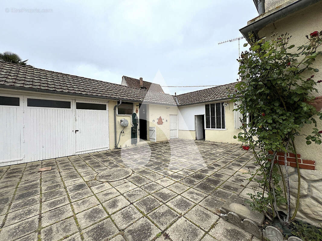 Maison à MONTPON-MENESTEROL