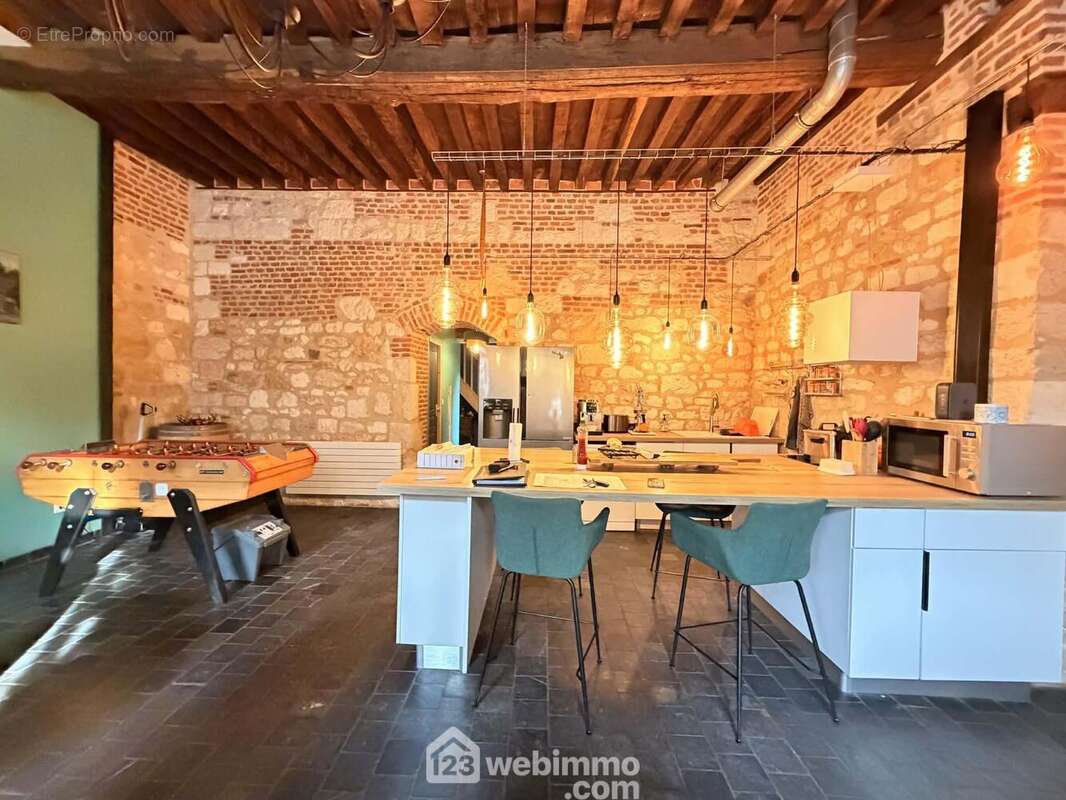 Le séjour est ouvert sur ... - Appartement à MARLE