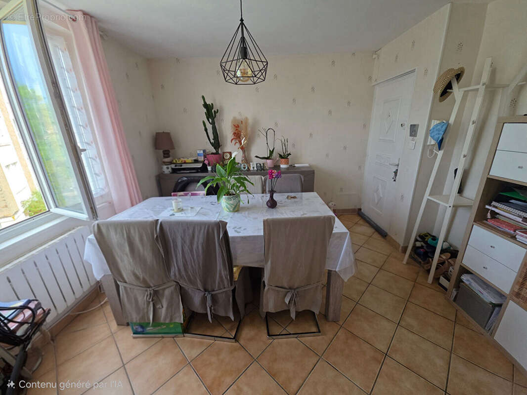 A vendre, appartement 2 chambres avec espace professionnel indépendant. - photo 6