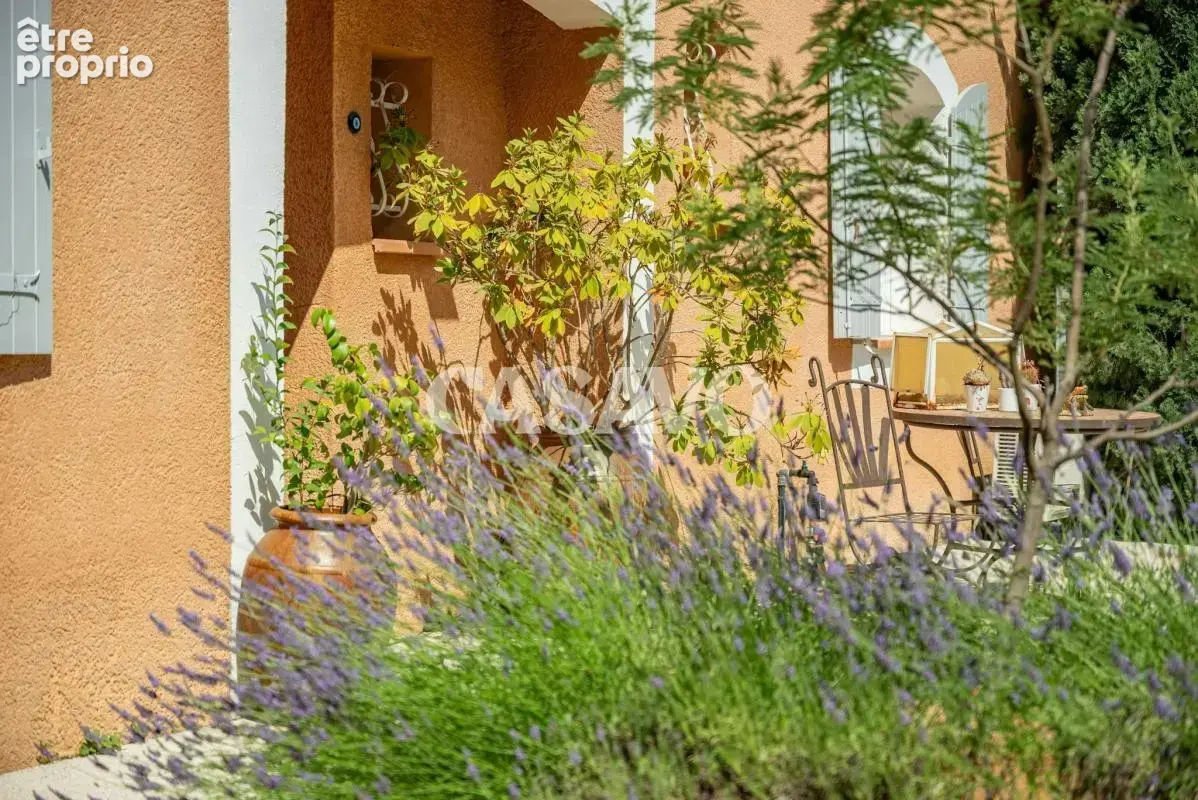 Vente Maison 7 pièces de 240m² - 13100 Saint-Marc-Jaumegarde - photo 3