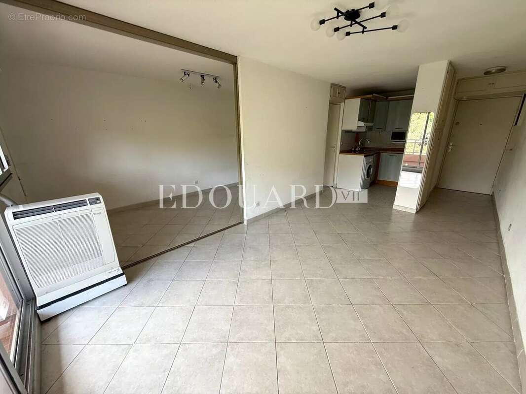 Appartement à ROQUEBRUNE-CAP-MARTIN